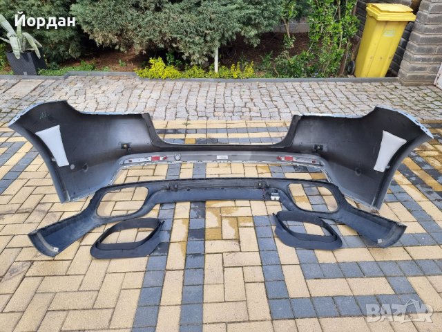 Задна броня за Porsche Panamera 971 с дифузьор, пластмаси и датчици Порше Панамера, снимка 2 - Части - 36771871