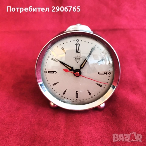 Часовник настолен Китайски от 1968година работещ