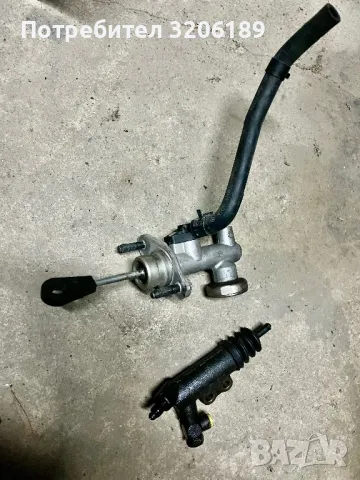 Горна и долна помпа за съединител от Хюндай / Hyundai IX20, снимка 2 - Части - 48429029