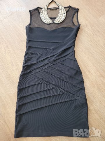 Черна рокля със златисто колие, снимка 2 - Рокли - 37050458