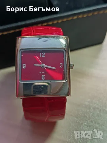 Дамски часовник-гривна