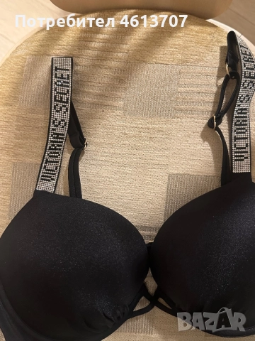 Victoria’s Secret черен сутиен с камъни, снимка 2 - Бельо - 51947304