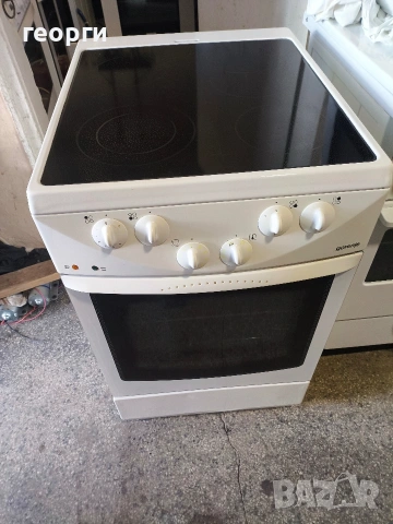 Готварска печка Gorenje (50 см) – Керамичен плот с 2 разширяеми зони