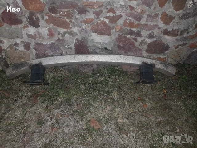 Греда задна броня Mercedes ML W164, снимка 2 - Аксесоари и консумативи - 52069041