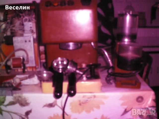 Кафемашина ''Бразили клуб''с кафемелачка+ още една за резервни части до30.10.2025, снимка 1