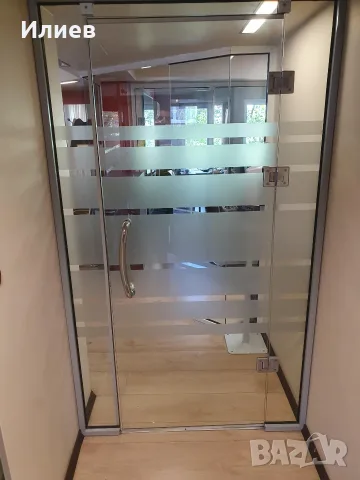 Продавам 4 пана закалено стъкло 10мм, снимка 4 - Душ кабини и вани - 56069791