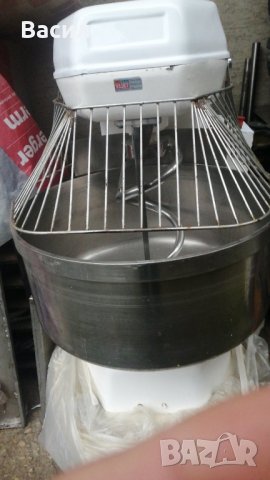 Тестомесачка холандска професионална