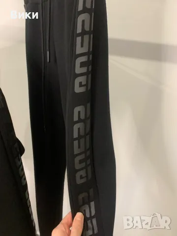 Спортен екип на Guess, снимка 17 - Спортни екипи - 48836351