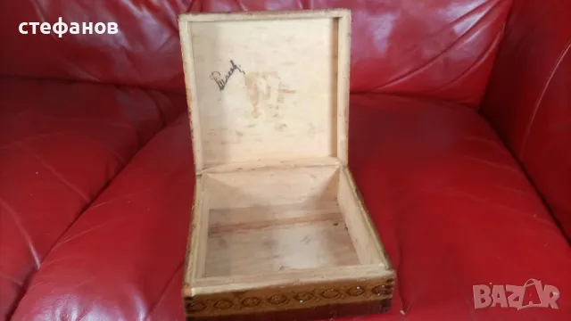 Ретро, стара дървена кутия за дреболийки, пирографира на капитан Тасев, снимка 3 - Антикварни и старинни предмети - 49418927