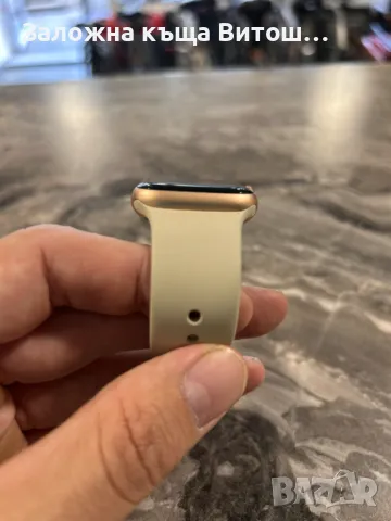 Apple Watch 4 Series 40mm, снимка 6 - Смарт часовници - 47510396