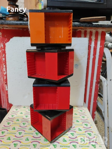 Четири поставки за аудио касети