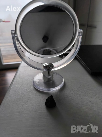 Двустранно козметично огледало