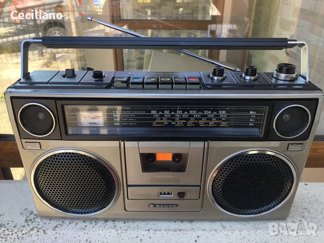 радиокасетофон SANYO M-9930K, снимка 12 - Радиокасетофони, транзистори - 56243514
