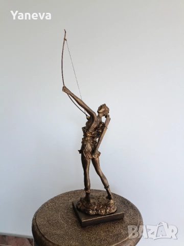 Диана , богиня на лова, природата и луната в  поза на ловджийка с лък и стрела. , снимка 5 - Статуетки - 52553361
