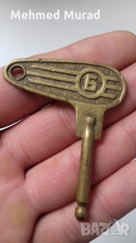 Стар ключ за мотор, снимка 3 - Антикварни и старинни предмети - 32180750