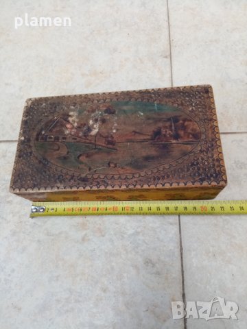 Стара дървена кутия, снимка 2 - Антикварни и старинни предмети - 31539139