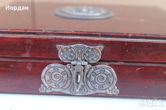 Дървена кутия за бижута със сребърен обков, снимка 2 - Антикварни и старинни предмети - 42234502