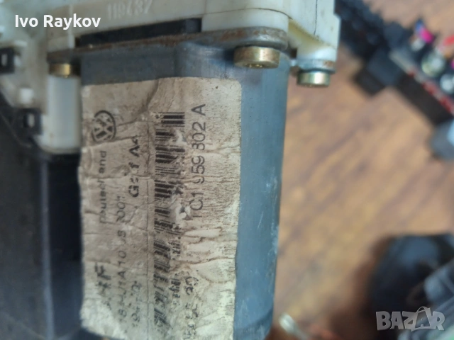 Машинка ел стъкло предна дясна 1C1959802A за VW Golf IV, снимка 6 - Части - 54009417