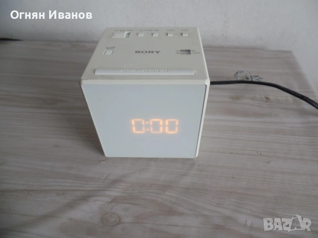 Радио колонка с часовник Sony - ICF-C1 бяла