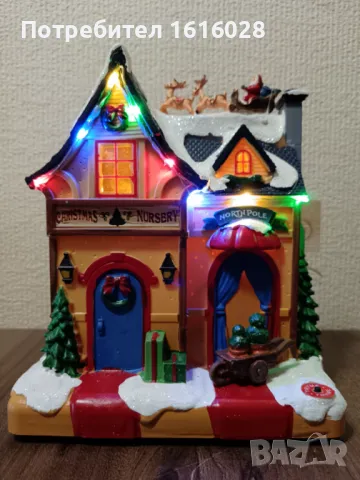 Голяма Коледна къща с дядо Коледа на покривана MAGIC VILLAGЕ., снимка 1