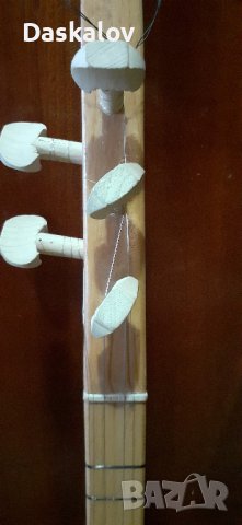 Продавам малък струнен инструмент, снимка 2 - Струнни инструменти - 39229508