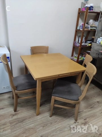 Кухненски комплект  маса от масивно дърво 90/90см+4 стола , снимка 4 - Маси - 52536685