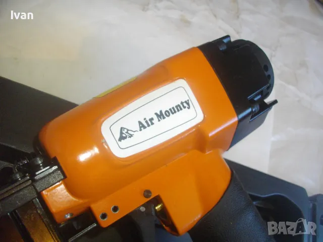 НОВ Голям Немски ПНЕВМАТИЧЕН ТАКЕР  дърводелски тапицерски за пирони с дължина до 50 мм Air MOUNTY , снимка 9 - Други инструменти - 47531923