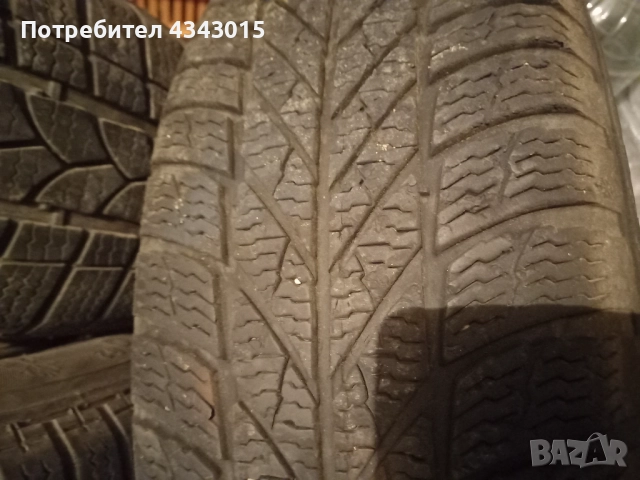 2 броя гуми , снимка 3 - Гуми и джанти - 52428909