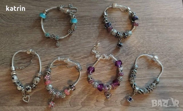 Гривни с талисмани, снимка 2 - Гривни - 35090511