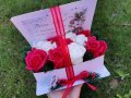 Кутия тип книга със спапунени рози страхотен подарък за предстоящите  празници, снимка 6