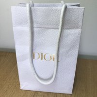 Автентична бутикова Christian Dior подаръчна торба 23 x 15 cm gift bag , снимка 1 - Други - 42064298