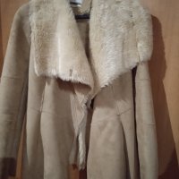 Дамско палто на Bershka, снимка 1 - Палта, манта - 38750232