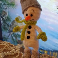 подарък за Коледа. Снежен човек, Ръчно изработена, Плетена играчка, снимка 6 - Плюшени играчки - 42422203