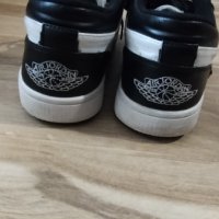 Nike air Jordan 1 retro low 100% оригинални 43, снимка 9 - Маратонки - 40785562