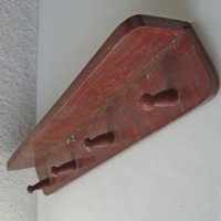 Стара дървена закачалка с рафтче отгоре, снимка 1 - Други ценни предмети - 29282140