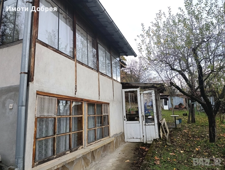 Чаровна вила на две нива в Троянския балкан, снимка 1