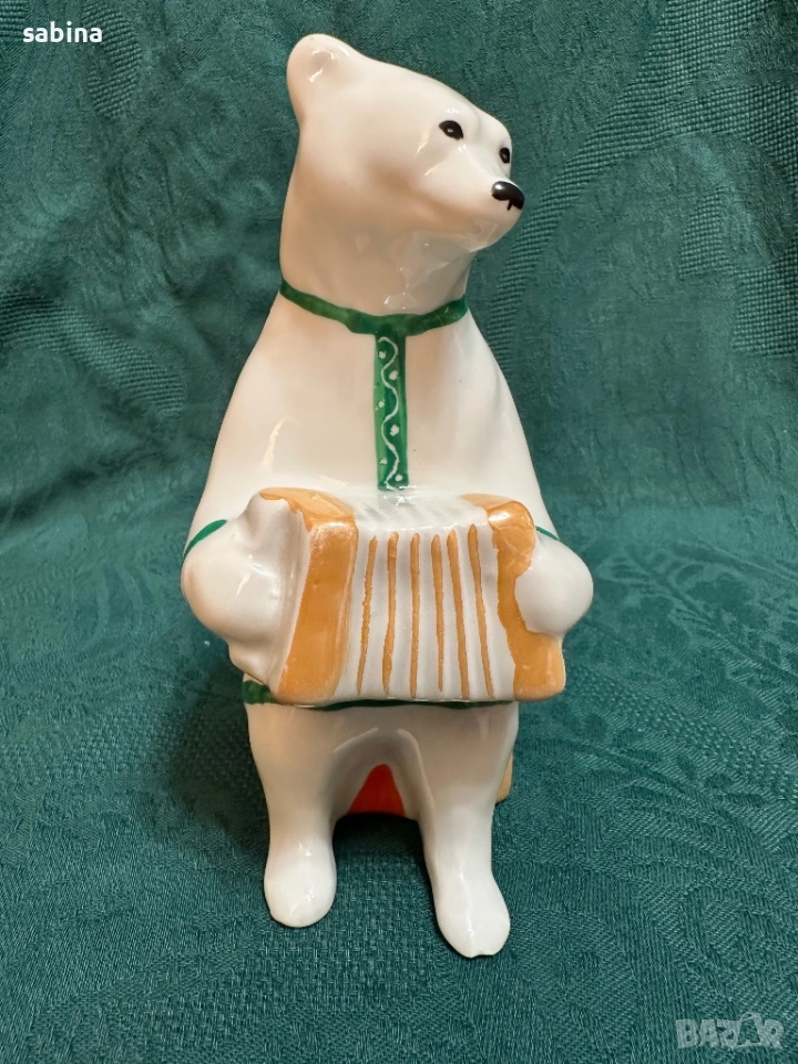 Статуетка „Циркова мечка с акордеон“, Дулевски завод (Дулево), СССР, 1970-те години., снимка 1