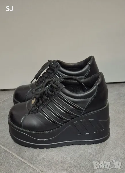 Дамски черни обувки на платформа- нови, не са носени. Размер 38, снимка 1