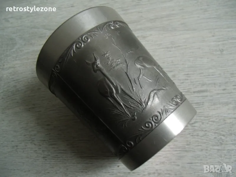 № 7984 стара метална / калаена чаша - zinn   - релефни орнаменти  , снимка 1