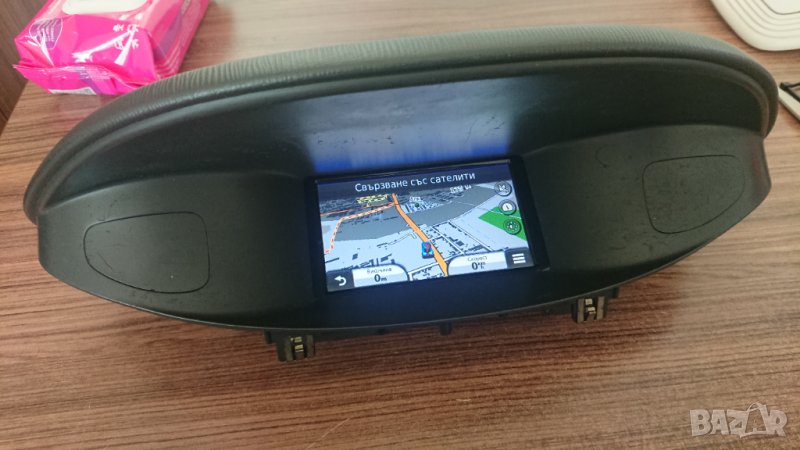 Продавам козирка за Laguna 2 със вградена Garmin навигация, снимка 1