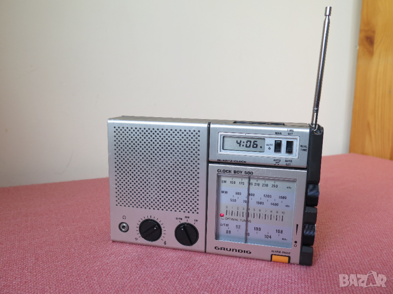 Vintage GRUNDIG CLOCK BOY500 1979–1981- радиочасовник, снимка 1