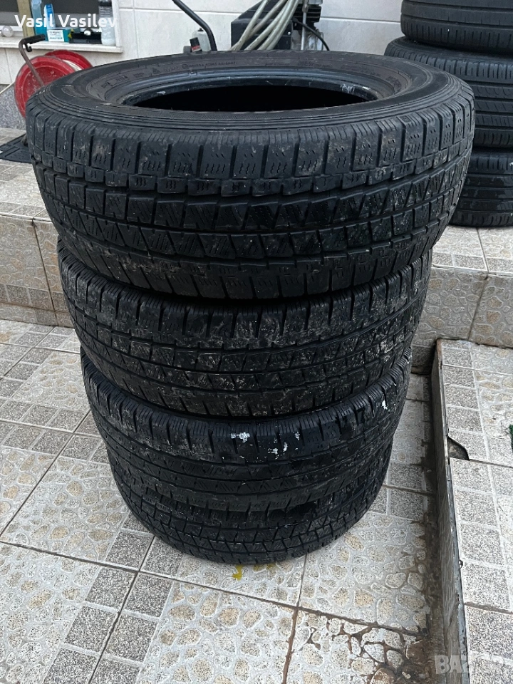 Зомби гуми 225 65 16С дот 23, снимка 1