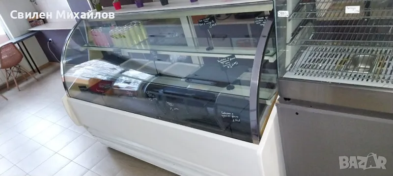 Хладилна витрина , снимка 1