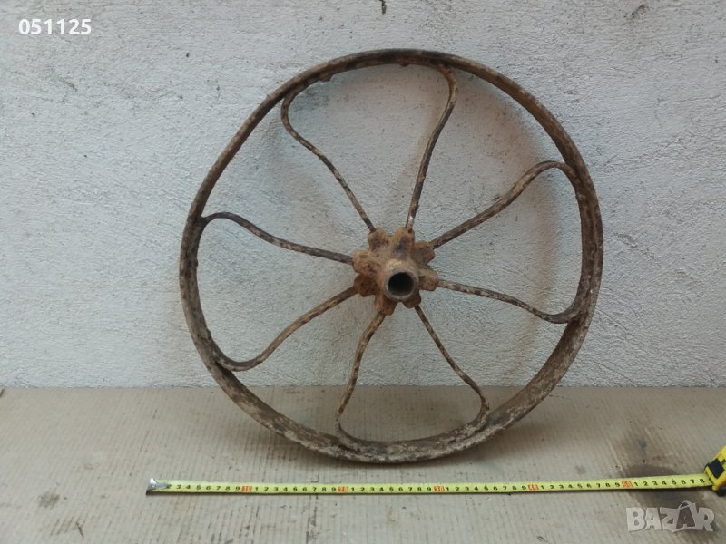 ковано възрожденско колело от талига, двуколка, каруца и др., снимка 1