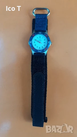 хубав спортен часовник. 