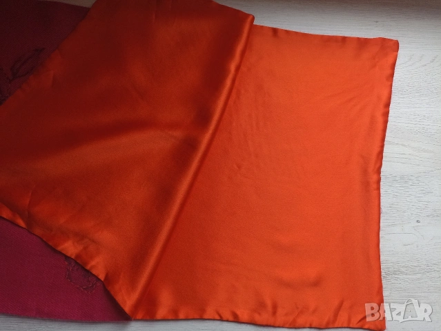 Дамски шал Emanuel Ungaro, снимка 7 - Шалове - 53231099