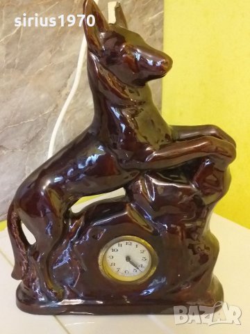Порцеланов механичен немски часовник куче, снимка 1