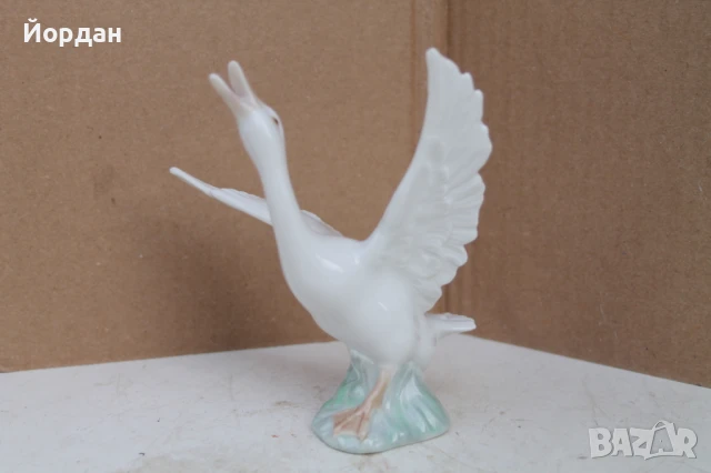 Испанска порцеланова фигура ''LLardo''