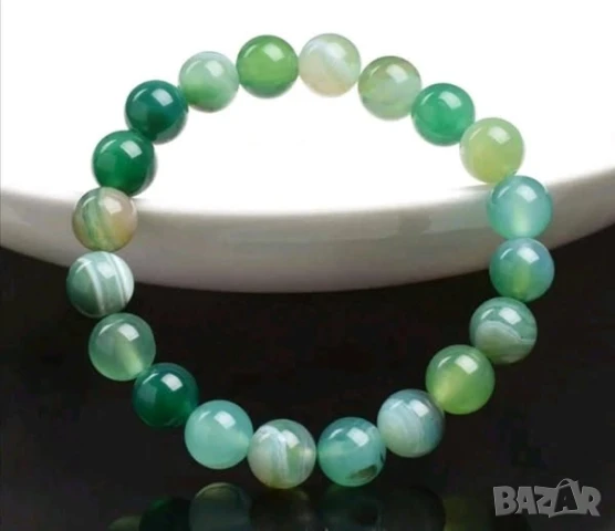 Гривни от естествени камъни 