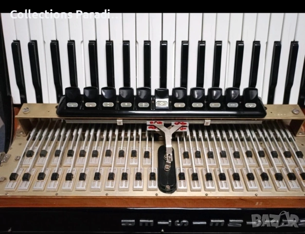 Акордеон Weltmeister S4 Cassotto 120 баса , снимка 6 - Акордеони - 54166025